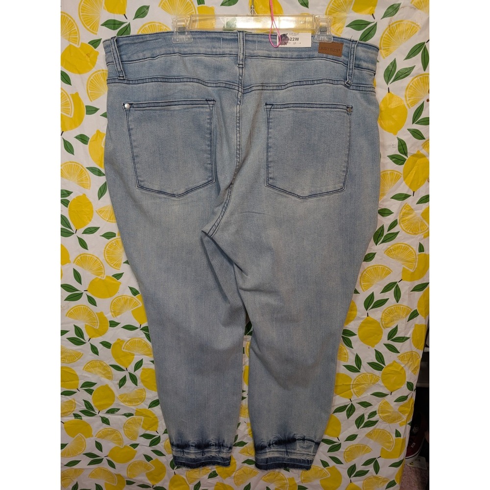 Judy Blue Jeans Women 22W‎ Light Blue Excellent Mid Rise Released Raw Hem Skinny - Picture 2 of 7